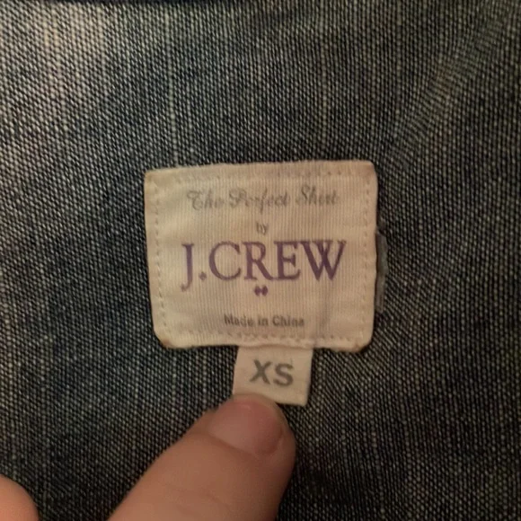 Jcrew Chambray ‘The Perfect Shirt’ Size XS - Picture 3 of 3
